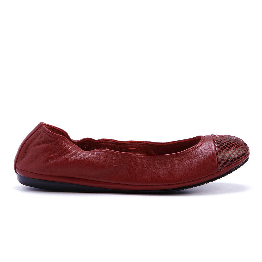 PEBBLES - Ruby T/Red Snake – Via Venetto